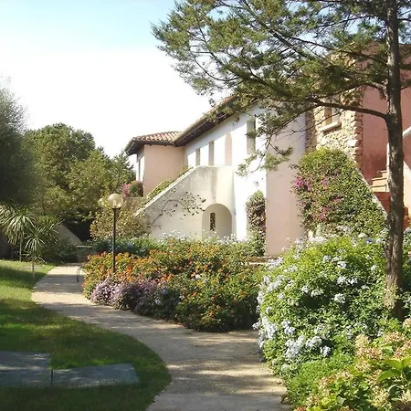 Aparthotel Gardens 3*